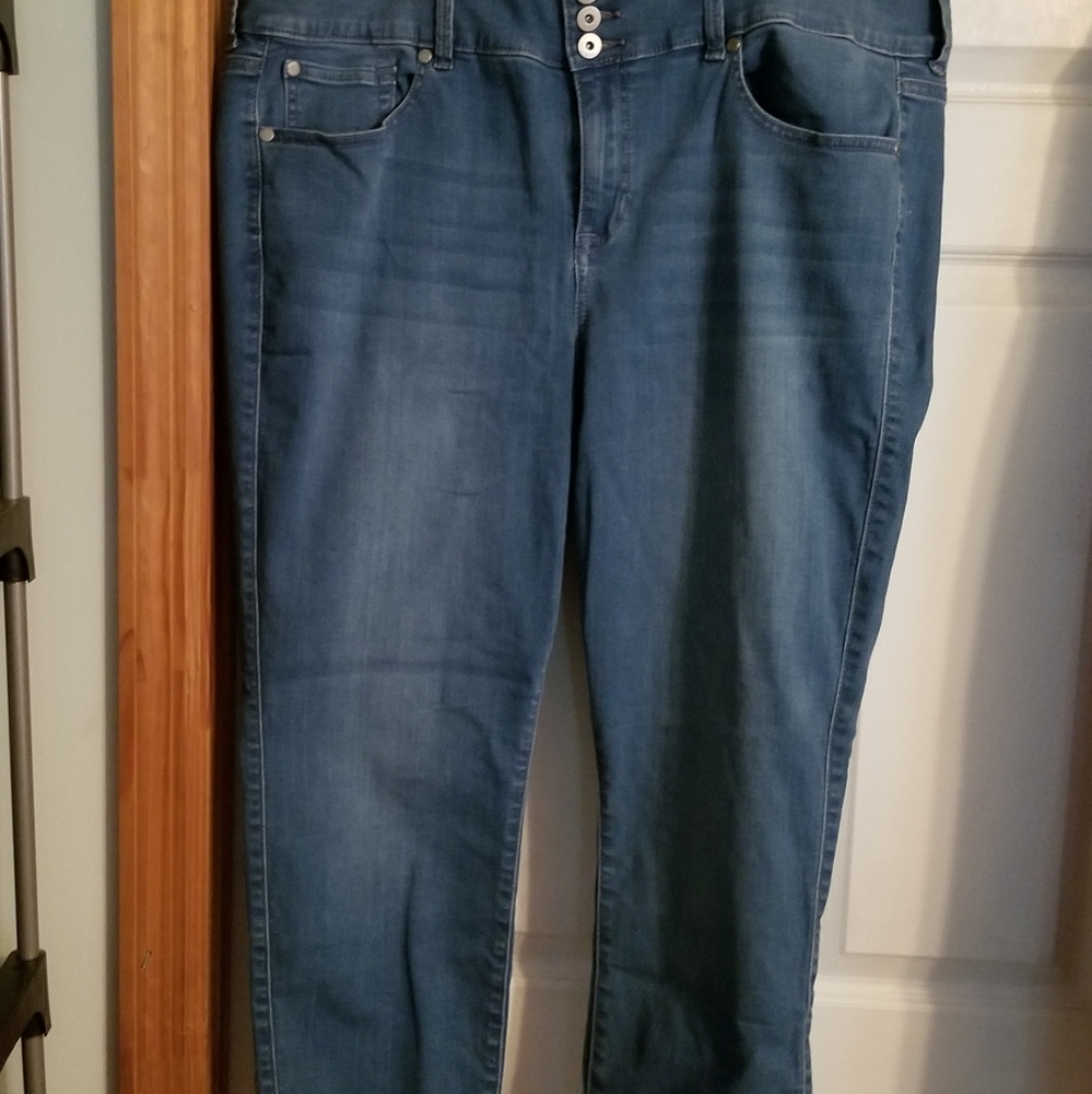 EUC: Torrid Super Soft Jegging